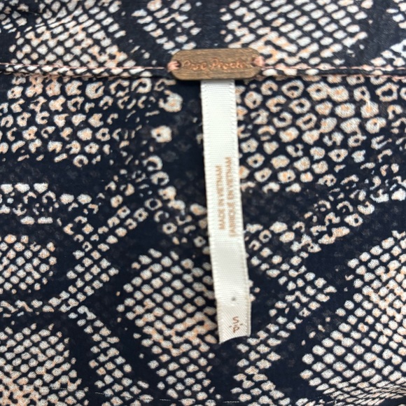 1. Free People Dani Button Down Blouse Top Floral Paisley - Picture 8 of 9